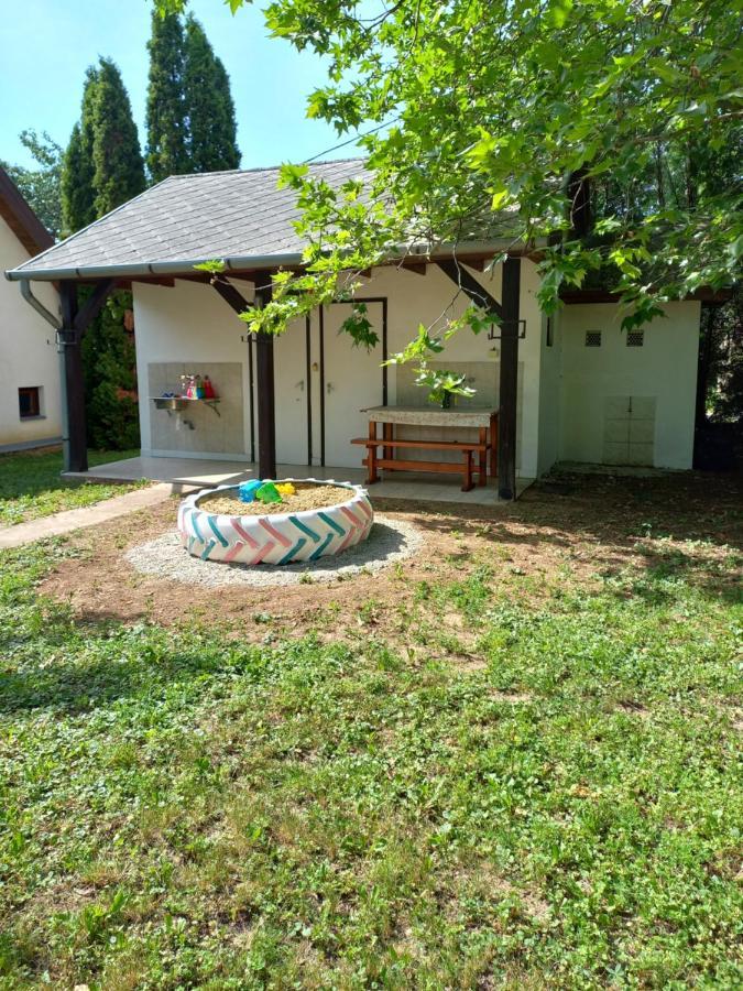 Helena Apartman チェーセクトマイ エクステリア 写真